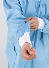 Le tissu patient jetable non tissé d'hôpital de robe frottent des costumes soignent Uniform
