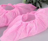 Tissu non-tissé rose bleu de couleur de couverture de chaussures jetables d'anti glissement pour la taille de clinique d'hôpital adaptée aux besoins du client