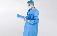 Le manteau jetable adapté aux besoins du client de laboratoire médical gainent longtemps la manchette élastique unisexe