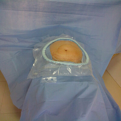 Packs chirurgicaux jetables à haute absorption avec zones critiques absorbantes renforcées et stérilisation à l'oxyde d'éthylène pour les urgences hospitalières